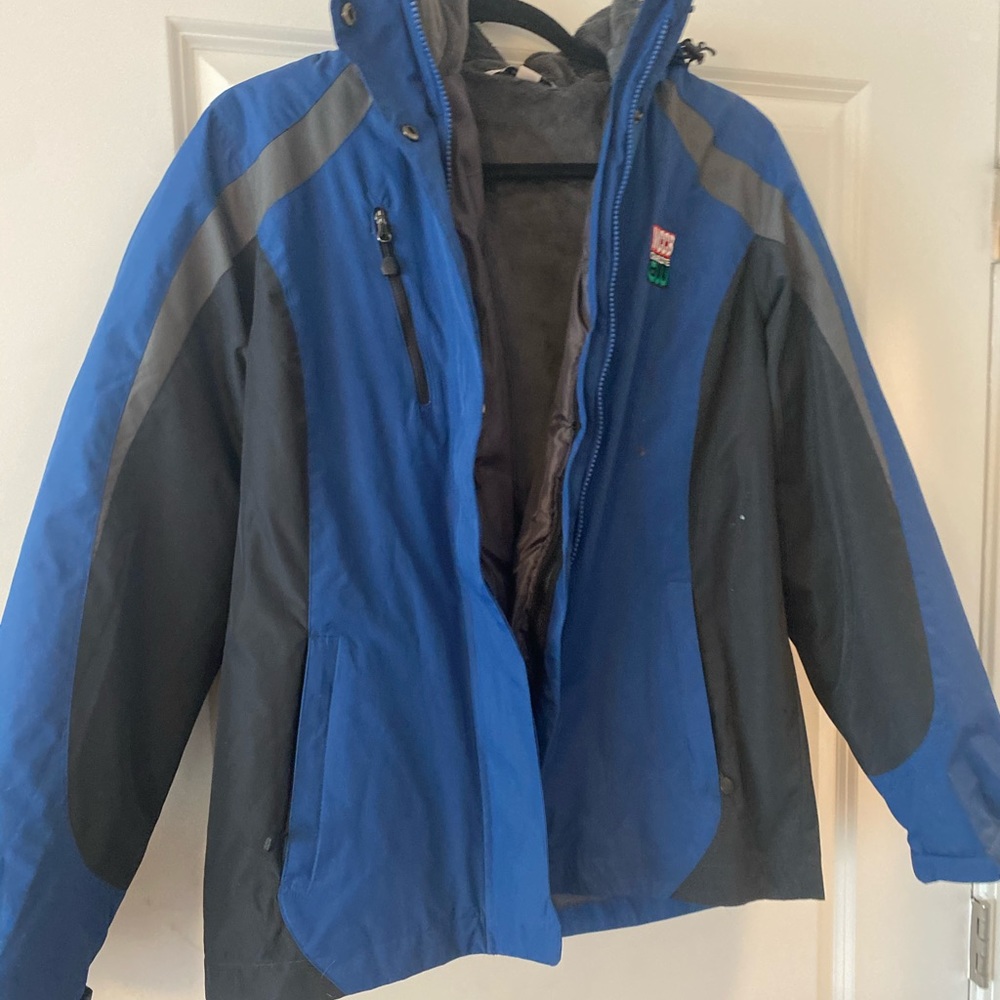 THE CW CREW WINDBREAKER JACKET PORT AUTHORITY SIZE S